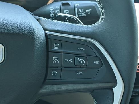 Certified 2024 Jeep Grand Cherokee Limited image 21