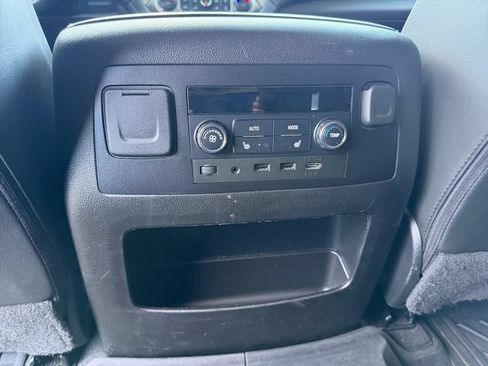 Used 2019 GMC Yukon Denali w/ Denali Ultimate Package AWD/4WD image 28