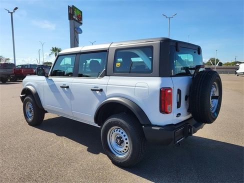 New 2025 Ford Bronco 4-Door image 3