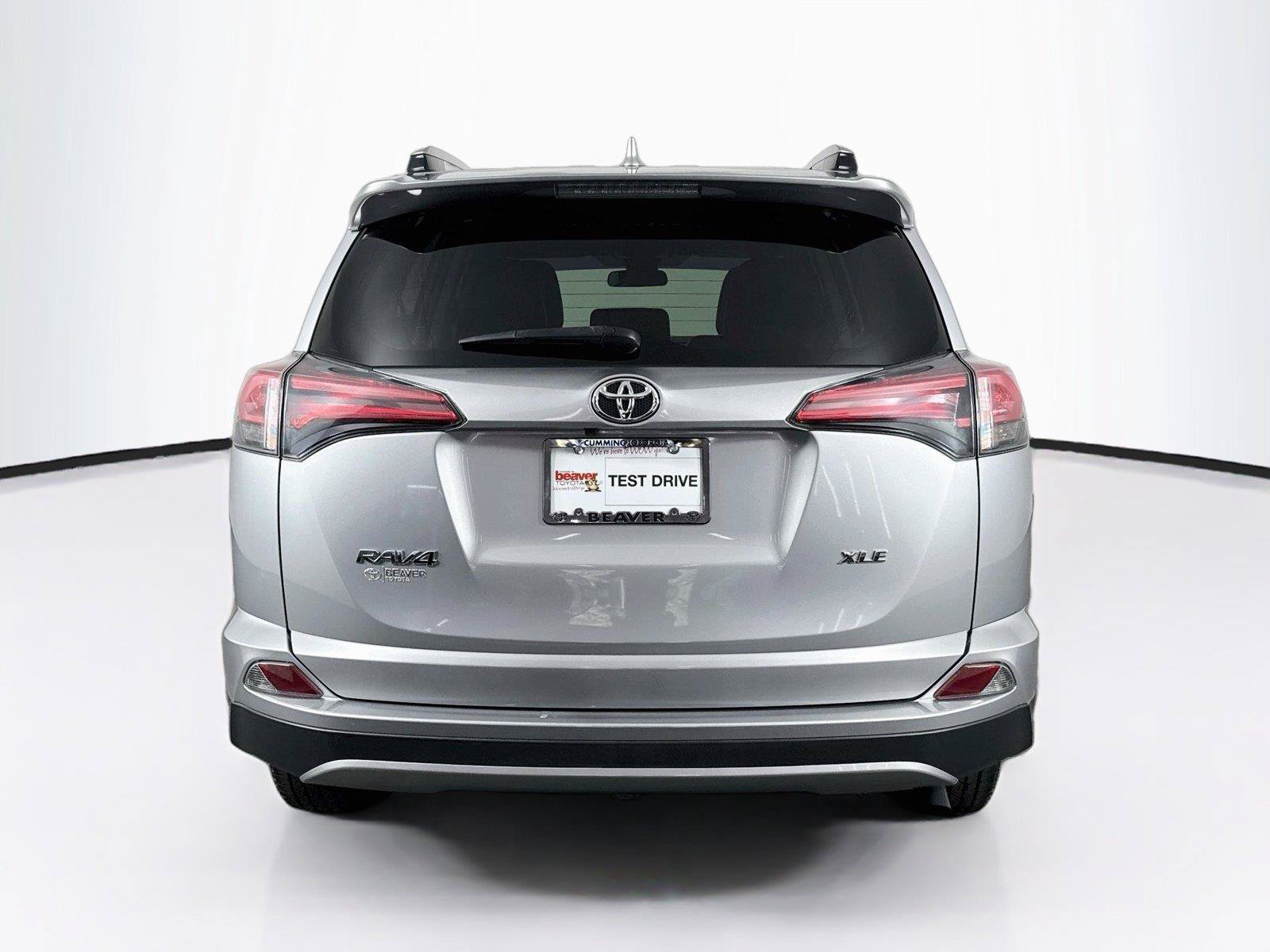 Used 2018 Toyota RAV4 XLE FWD image 10