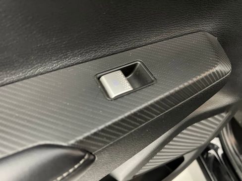 Used 2023 Mitsubishi Outlander SE image 17