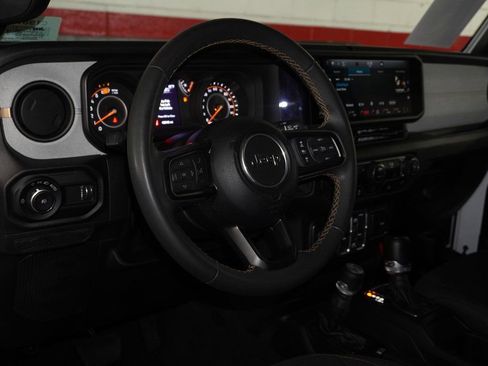 Used 2024 Jeep Wrangler Sport S image 12