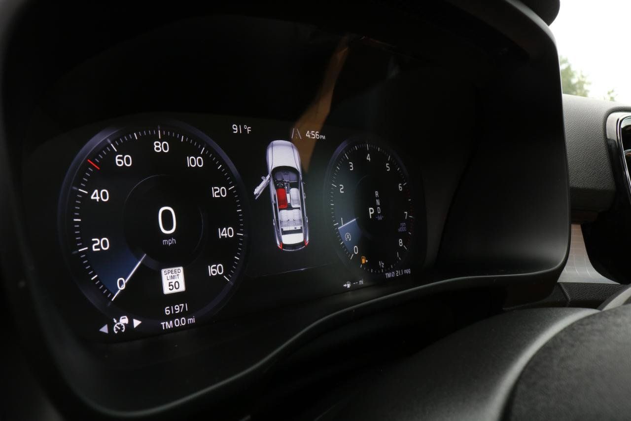 Used 2019 Volvo XC40 T5 Momentum AWD/4WD image 26