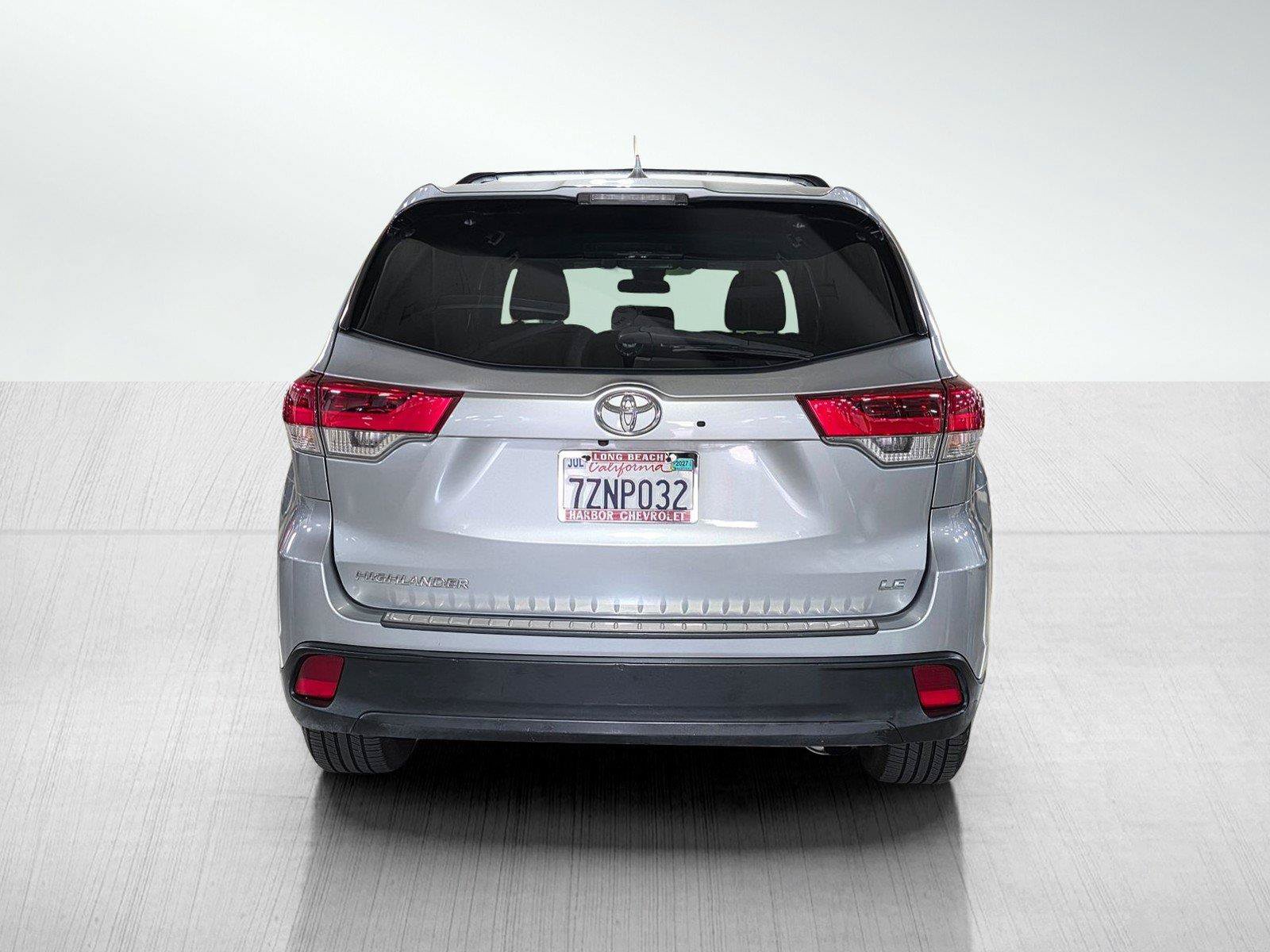 Used 2017 Toyota Highlander Plus FWD image 6