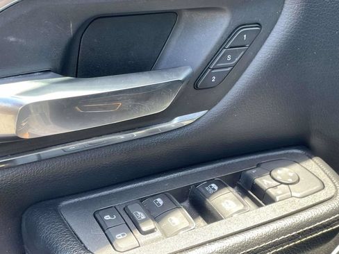 Used 2025 RAM 1500 Laramie AWD/4WD image 13