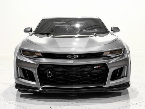Used 2020 Chevrolet Camaro ZL1 image 2