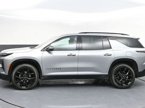 Used 2024 Chevrolet Traverse RS FWD image 4