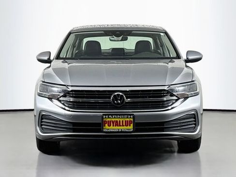 Certified 2024 Volkswagen Jetta SE FWD image 2