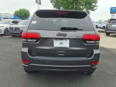 Used 2020 Jeep Grand Cherokee Altitude AWD/4WD image 5