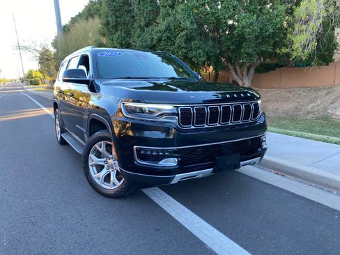 Used 2022 Jeep Wagoneer Series II image 2