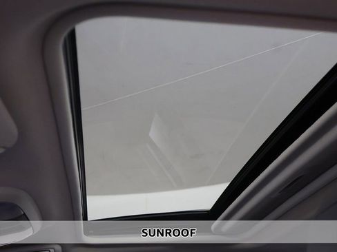 Used 2021 Subaru Crosstrek 2.5i Sport w/ Moonroof Package image 3