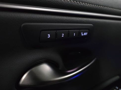 Used 2024 Lexus ES 300h F Sport image 32