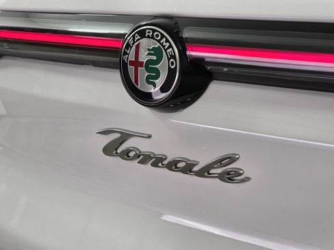 Used 2025 Alfa Romeo Tonale w/ Premium Package AWD/4WD image 11