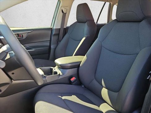 Used 2025 Toyota RAV4 LE image 9
