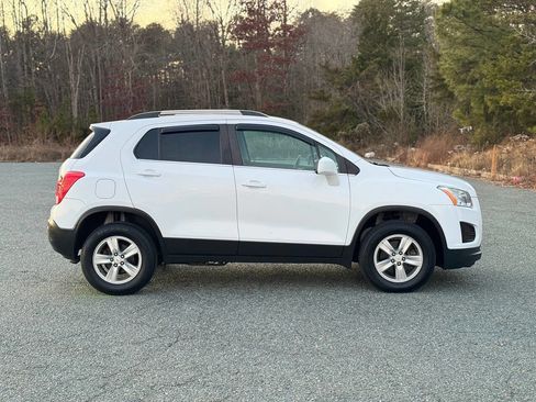 Used 2016 Chevrolet Trax LT image 12