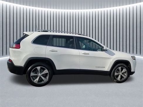 Used 2020 Jeep Cherokee Limited image 2