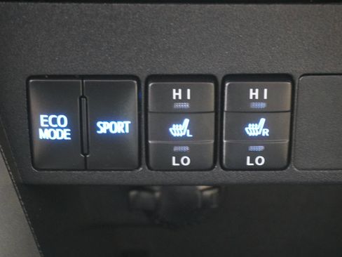 Used 2017 Toyota RAV4 Limited image 22