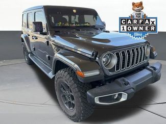 Used 2025 Jeep Wrangler Sahara video 1