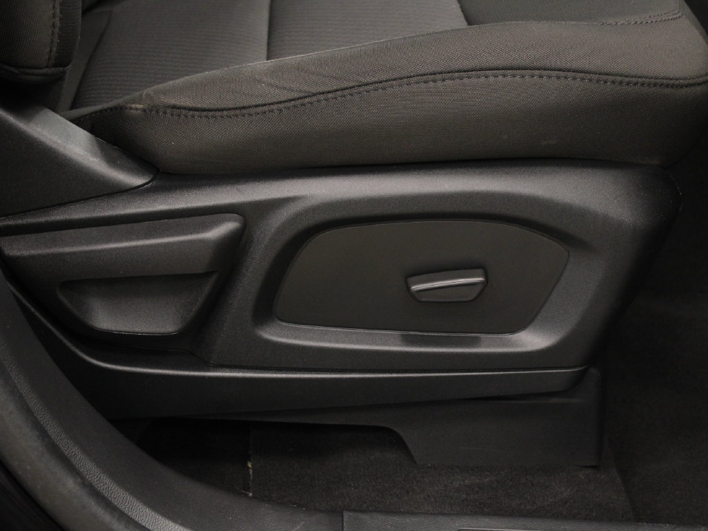 Used 2023 Ford Explorer XLT RWD image 16