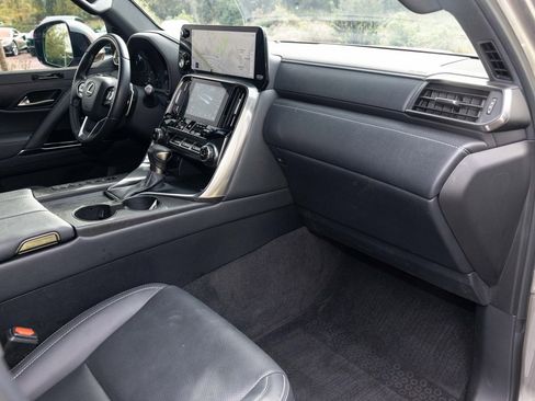 Used 2024 Lexus LX 600 4WD w/ Luxury Package image 48