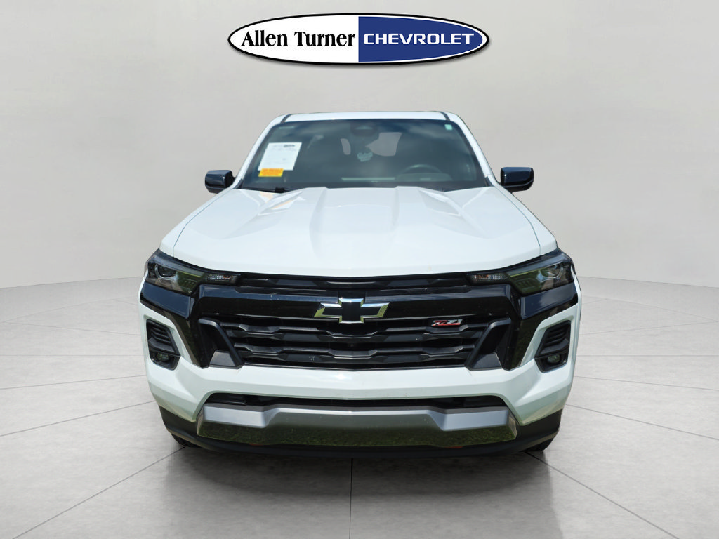 Used 2024 Chevrolet Colorado Z71 w/ Z71 Convenience Package 2 AWD/4WD image 2