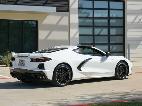Used 2021 Chevrolet Corvette Stingray Preferred Cpe w/ Z51 Performance Package RWD image 12