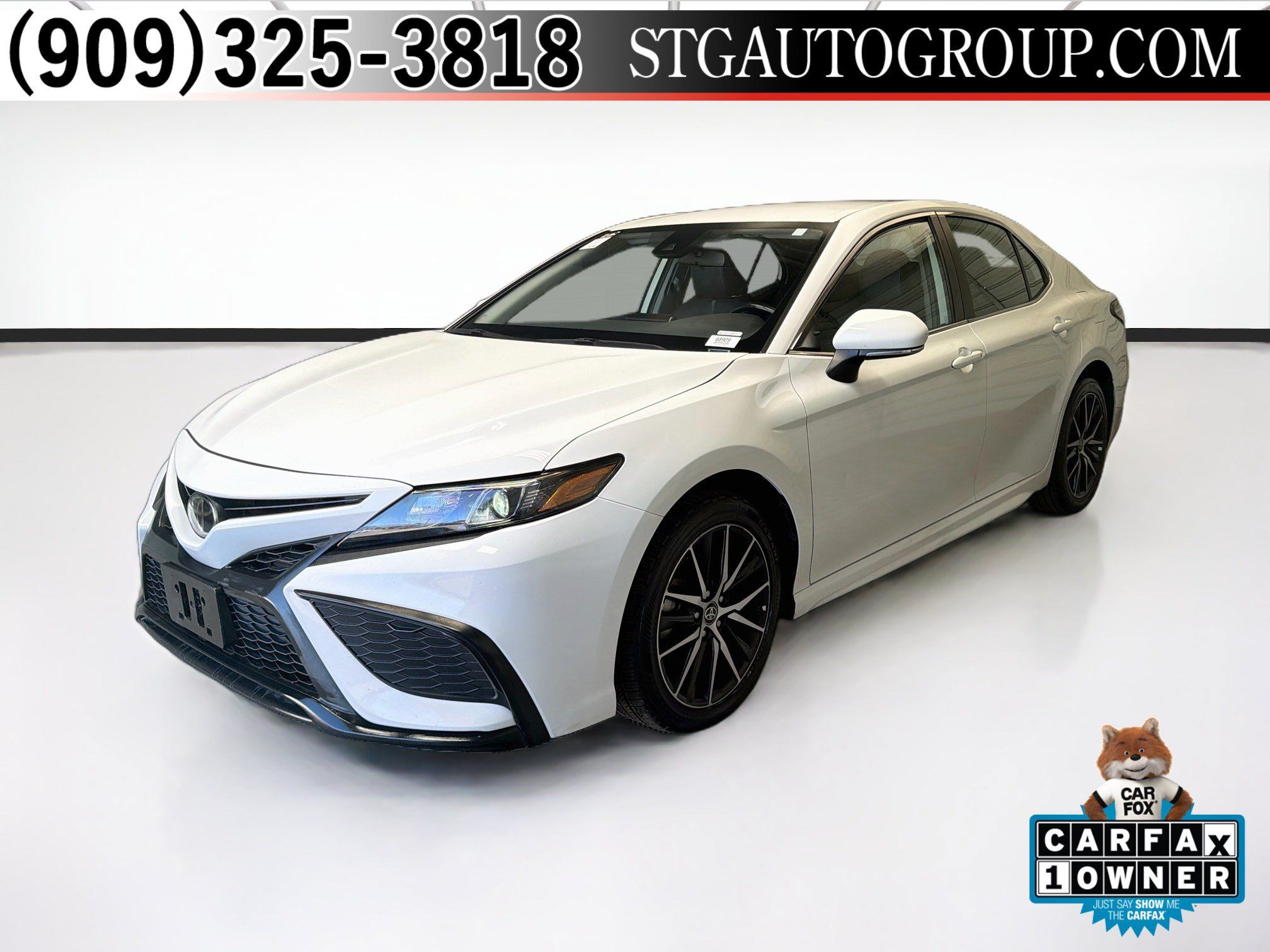 Used 2024 Toyota Camry SE FWD image 1