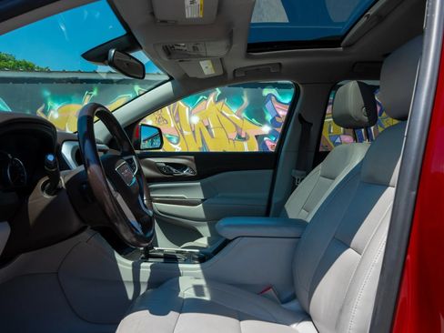 Used 2019 GMC Acadia SLT w/ LPO, Cargo Package FWD image 19