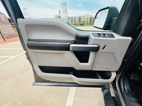 Used 2017 Ford F150 XLT w/ Equipment Group 302A Luxury AWD/4WD image 14