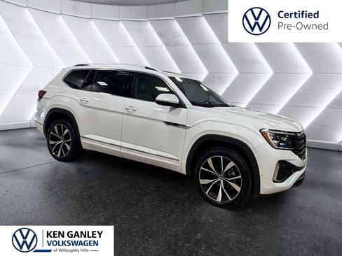 Certified 2024 Volkswagen Atlas SEL Premium R-Line AWD/4WD image 4