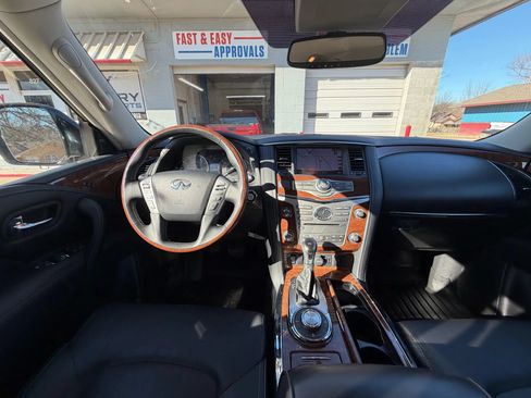 Used 2018 INFINITI QX80 4WD w/ Driver Assistance Package image 12