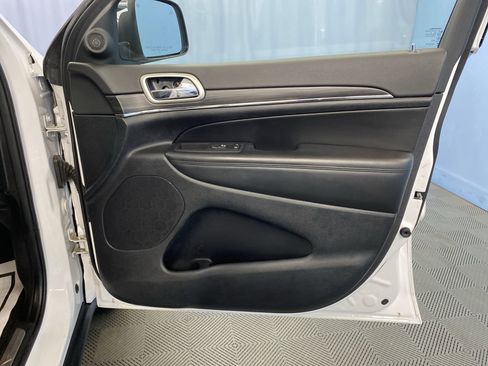 Certified 2022 Jeep Grand Cherokee Limited image 51