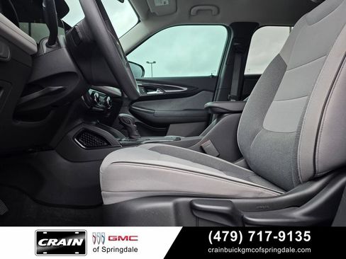 Used 2024 Chevrolet TrailBlazer LT w/ Driver Confidence Package FWD image 11