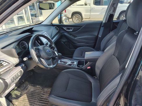 Used 2020 Subaru Forester Premium image 11