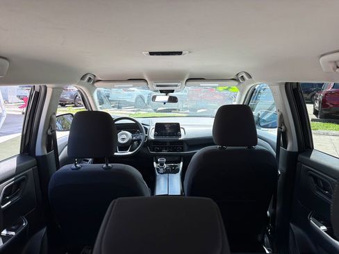 Used 2024 Nissan Rogue S FWD image 30