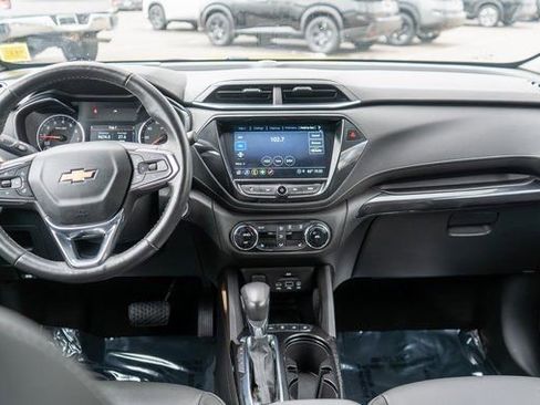 Used 2023 Chevrolet TrailBlazer ACTIV w/ Sun and Liftgate Package image 16
