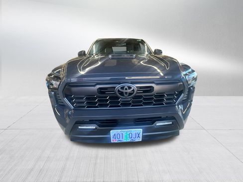 Used 2025 Toyota Tacoma TRD Sport image 2