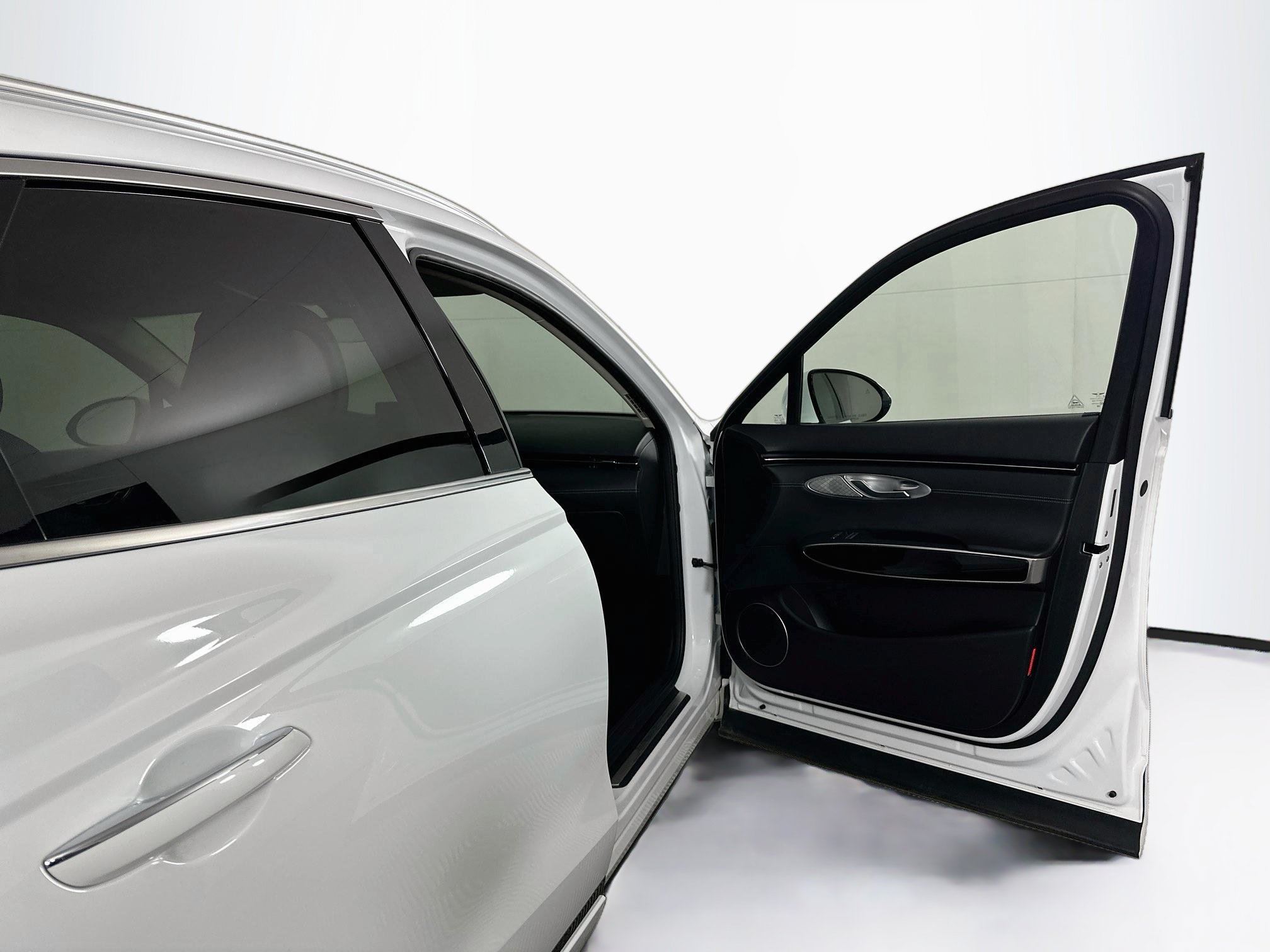 Used 2025 Genesis GV70 2.5T AWD/4WD image 32