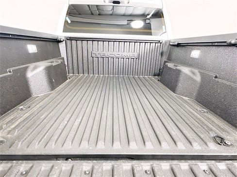 Certified 2025 Toyota Tacoma TRD Off-Road image 24
