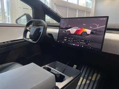 Used 2024 Tesla Cybertruck Cyberbeast AWD/4WD image 32