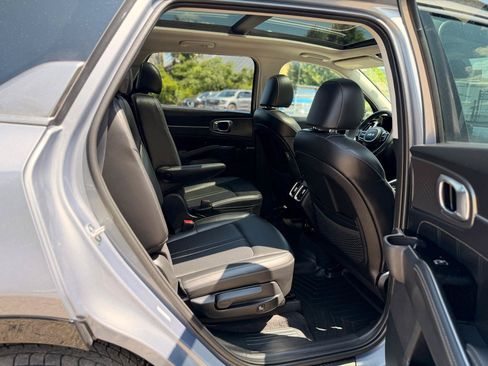 Used 2023 Kia Sorento SX AWD/4WD image 20