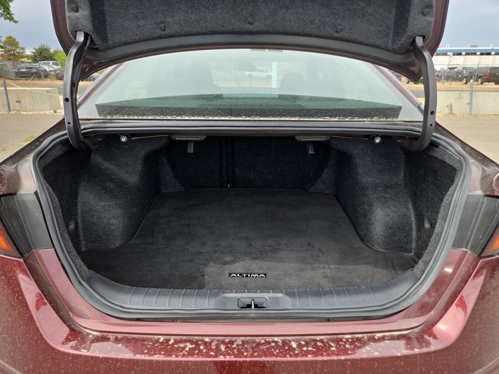 Used 2024 Nissan Altima 2.5 SV AWD/4WD image 17