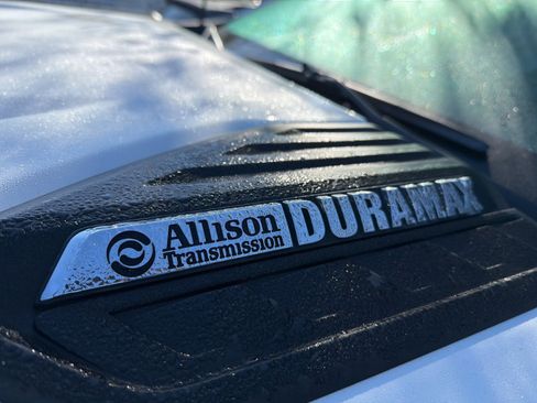 Used 2020 Chevrolet Silverado 2500 High Country w/ Technology Package image 8