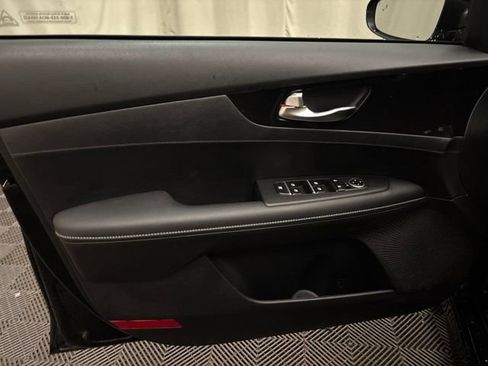 Certified 2024 Kia Forte GT-Line FWD image 9