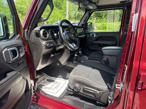 Used 2021 Jeep Wrangler Unlimited Sahara AWD/4WD image 17