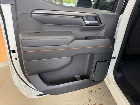 New 2026 GMC Sierra 1500 AT4 w/ Technology Package image 9