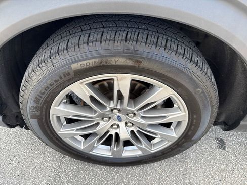 Used 2025 Ford Explorer Platinum image 13