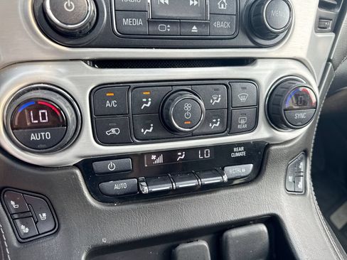Used 2020 GMC Yukon SLT AWD/4WD image 17
