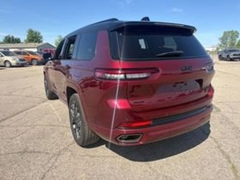 Used 2024 Jeep Grand Cherokee L Summit w/ High Altitude Package AWD/4WD image 6