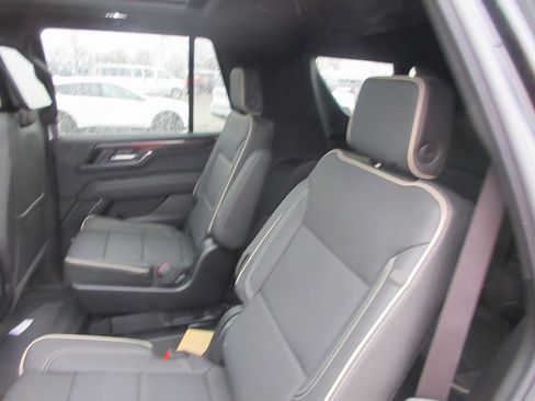 New 2026 GMC Yukon Elevation image 13